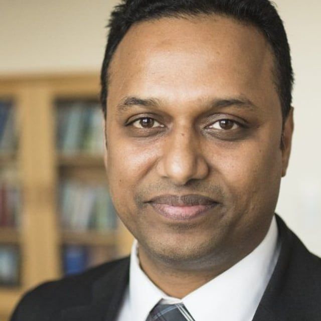 Dr Vignesh Sakthivel