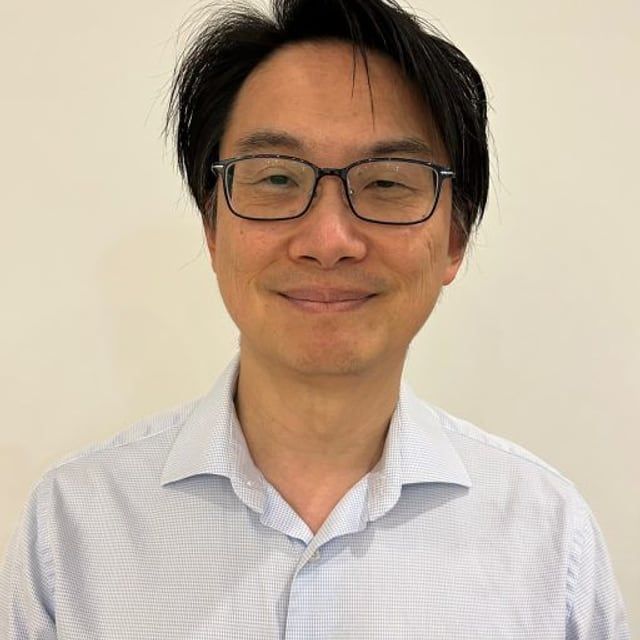 Dr Wayne Lee
